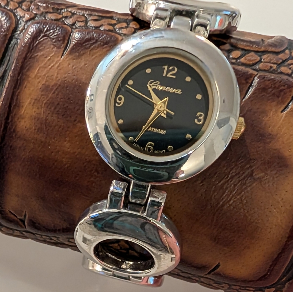 Geneva Silver Tone Black Face Wristwatch Vintage Circle Shiny Gold Details